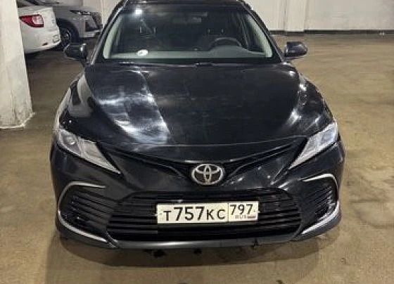 Toyota Camry - фото 1