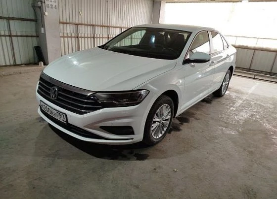 Volkswagen Jetta - фото 1
