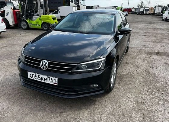 Volkswagen Jetta - фото 1