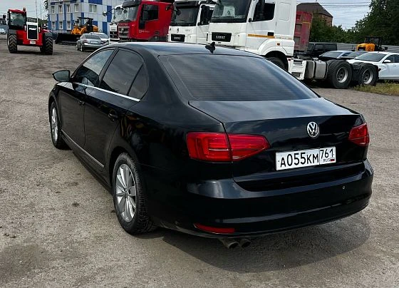 Volkswagen Jetta - фото 4