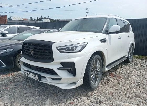 Infiniti QX80 - фото 1