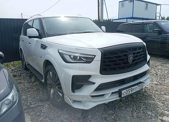 Infiniti QX80