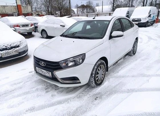 Lada Vesta - фото 1