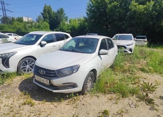Lada Granta - фото 1
