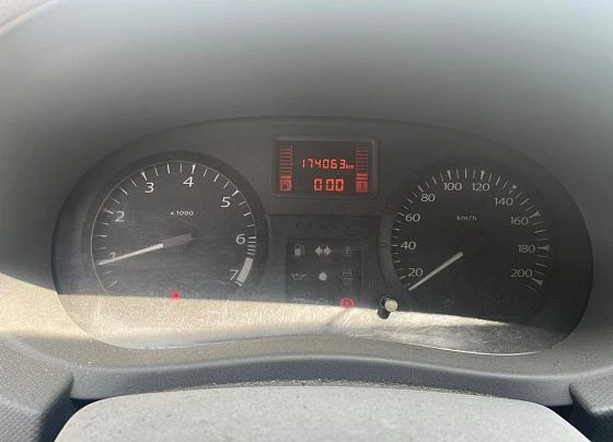 Lada Largus - фото 5