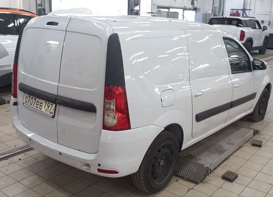Lada Largus - фото 4
