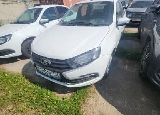 Lada Granta - фото 1
