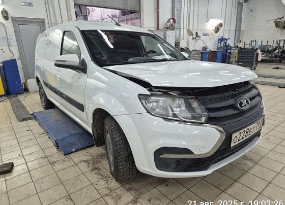 Lada Largus - фото 1