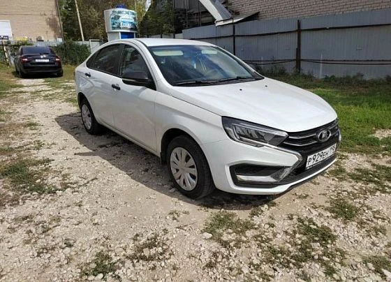 Lada Vesta - фото 1