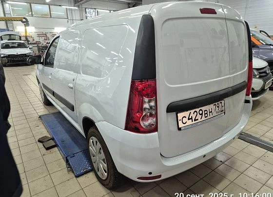 Lada Largus - фото 4
