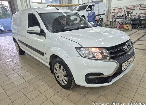 Lada Largus - фото 1