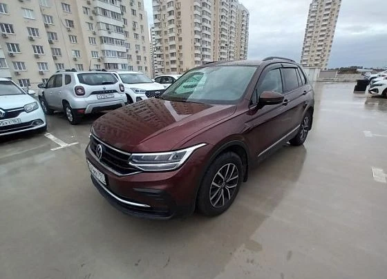 Volkswagen Tiguan - фото 1