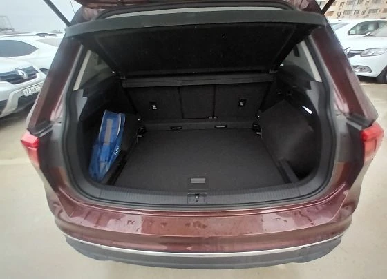 Volkswagen Tiguan - фото 2