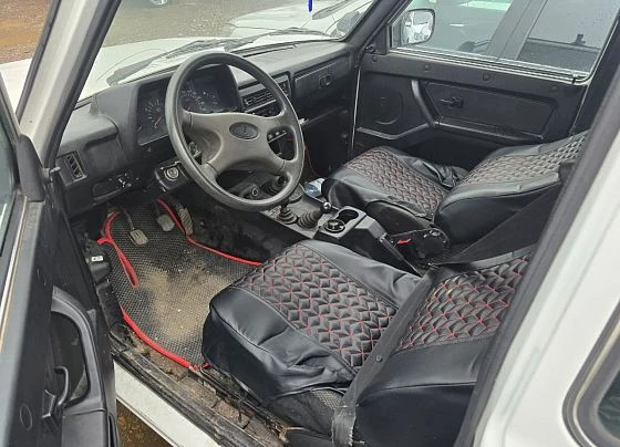 Lada 4x4 212140