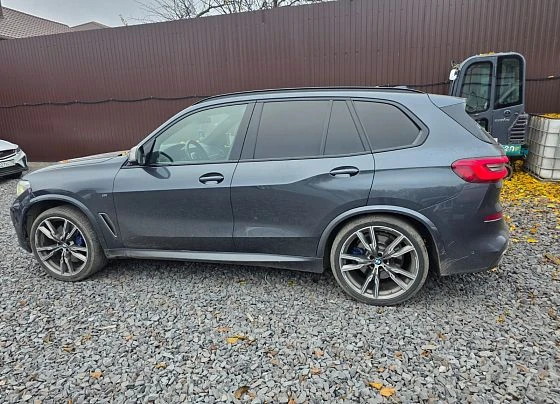 BMW X5 M50D