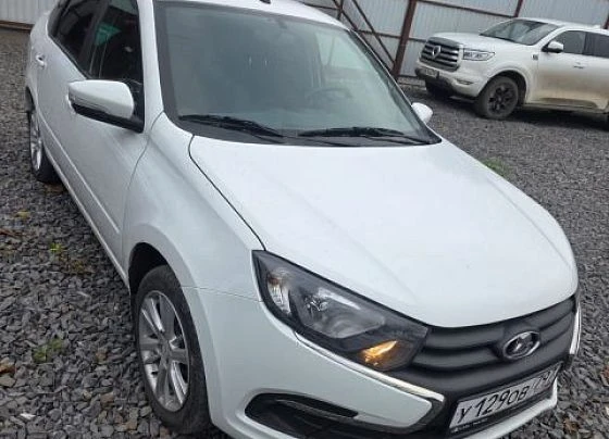 Lada Granta - фото 1