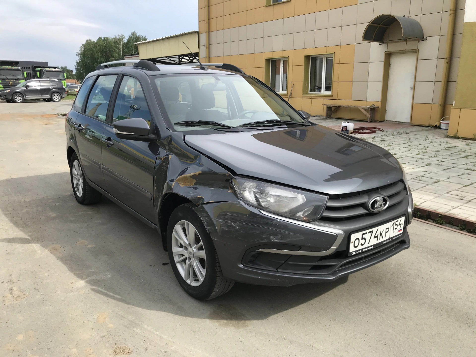 Lada Granta - фото 1