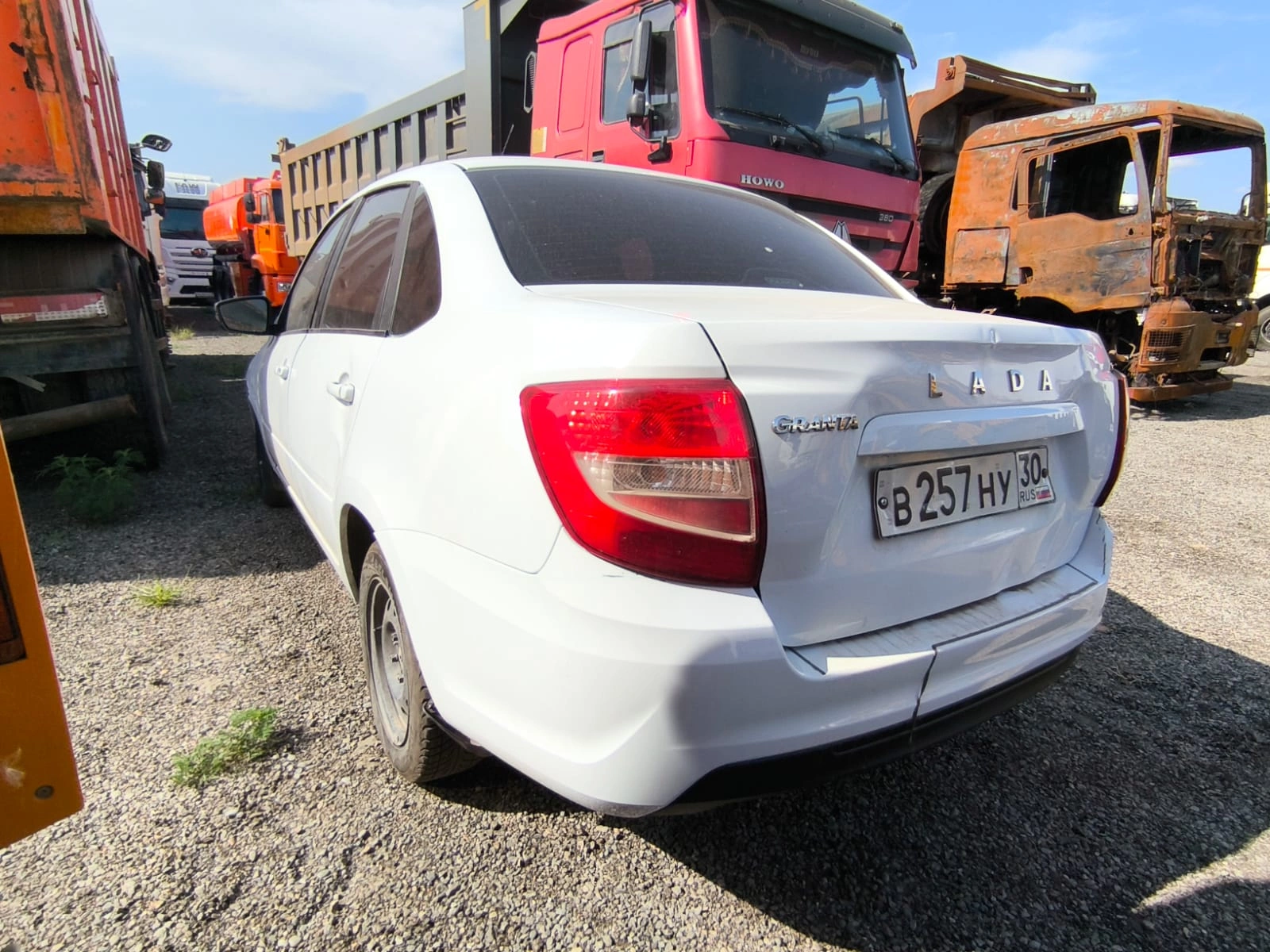 Lada Granta - фото 4