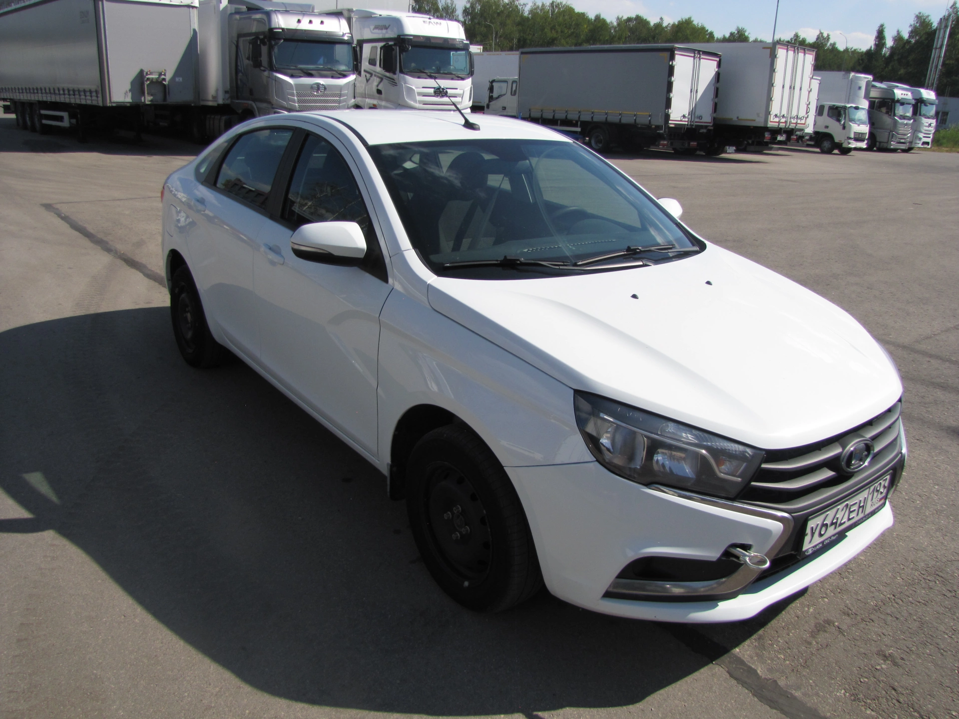 Lada Vesta - фото 1