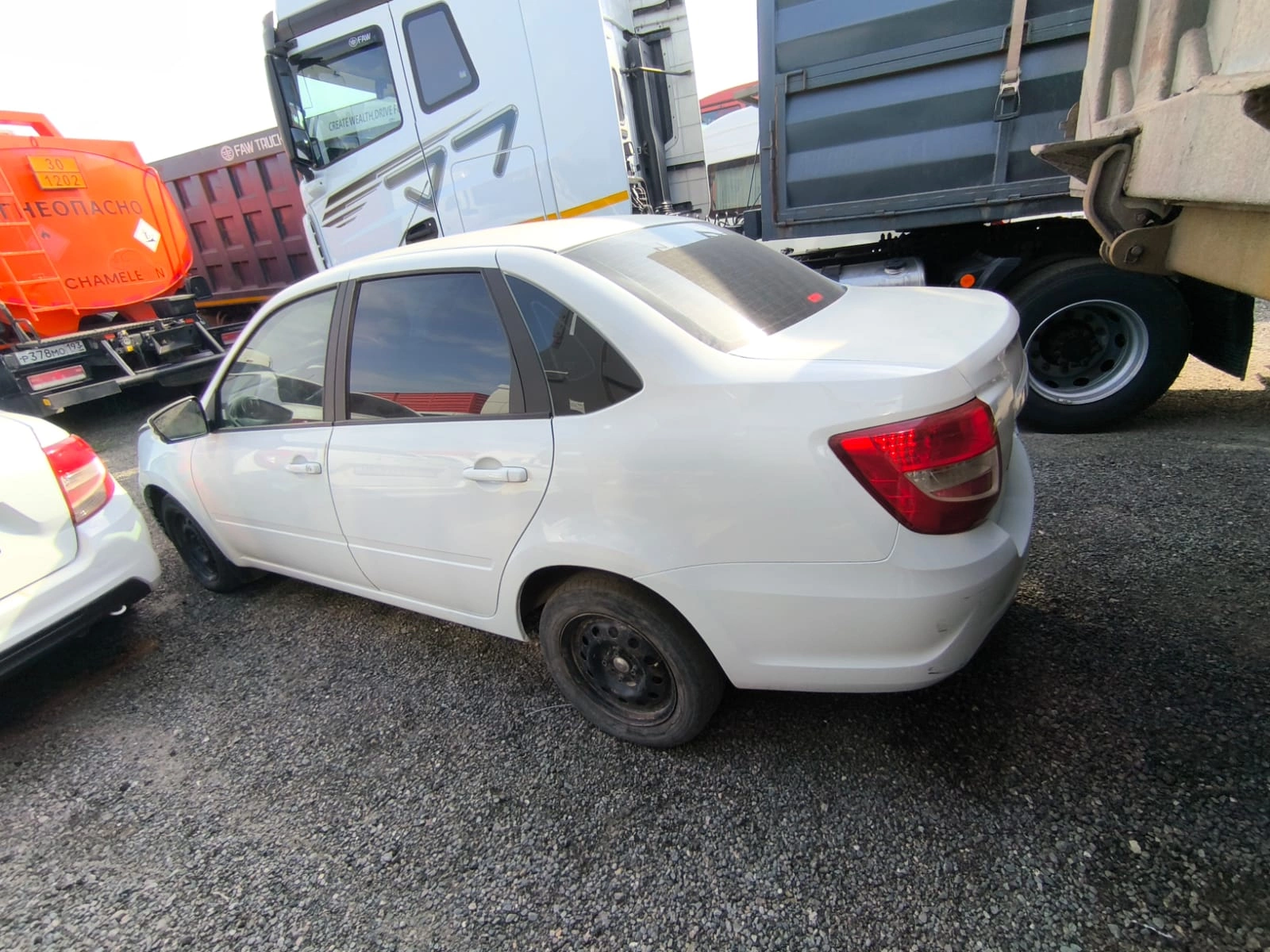 Lada Granta - фото 4