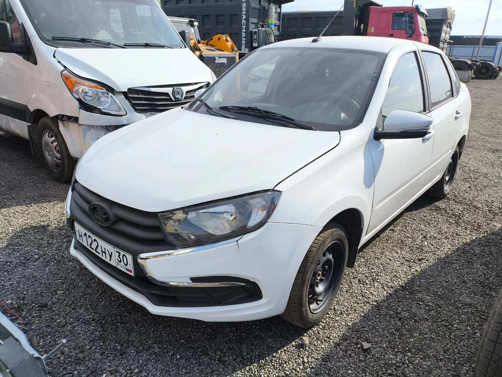 Lada Granta - фото 3