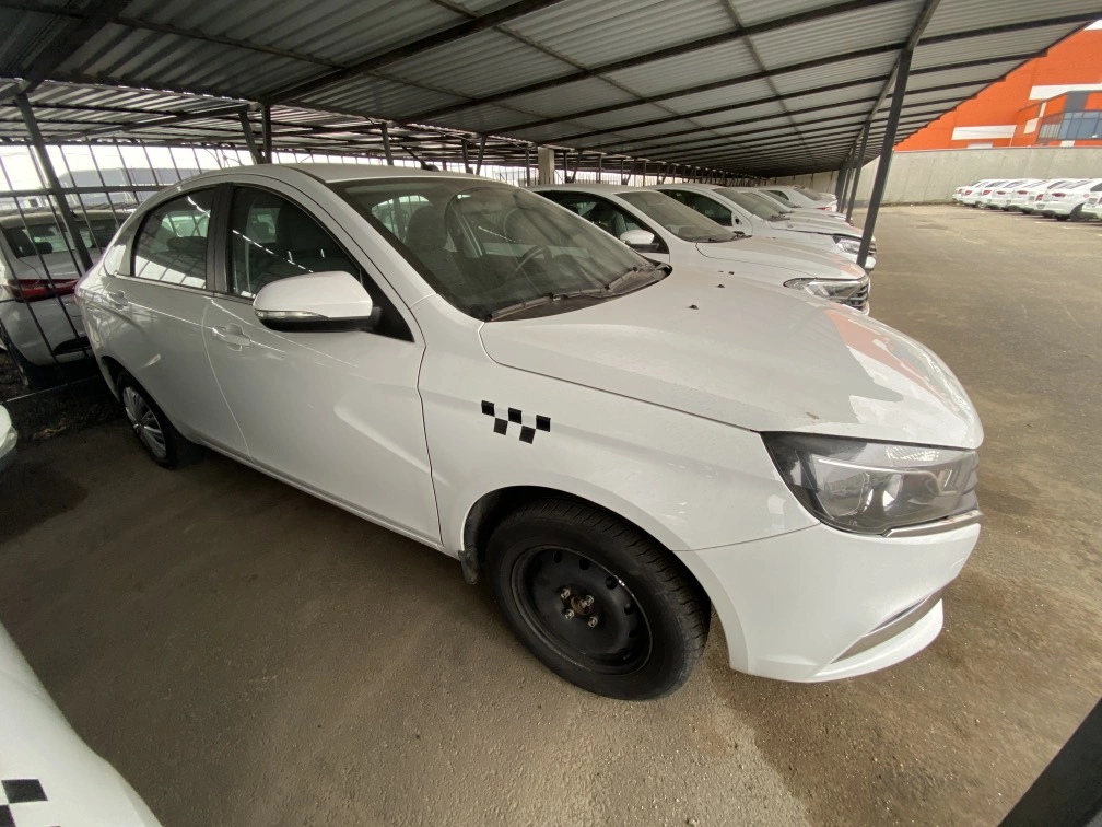 Lada Vesta - фото 1
