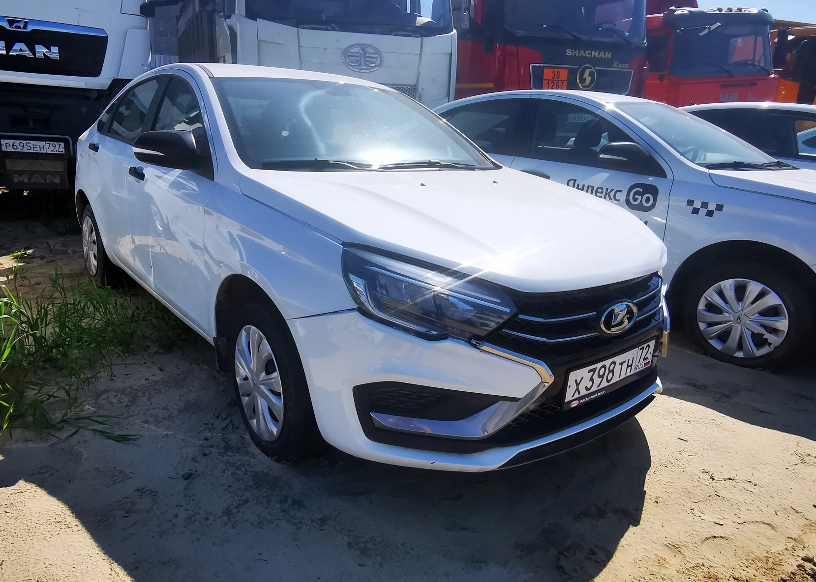 Lada Vesta - фото 1