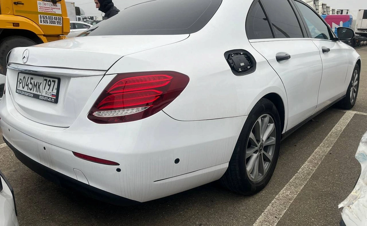 MERCEDES-BENZ E-Class