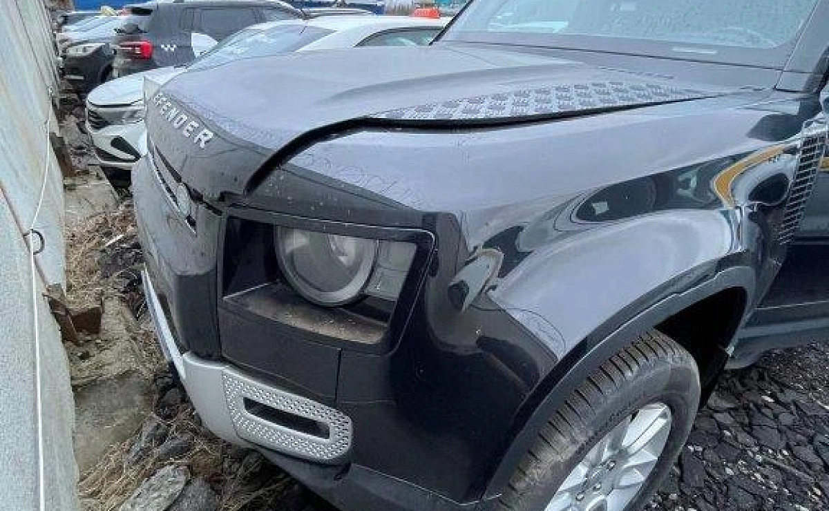 LAND ROVER Defender 110