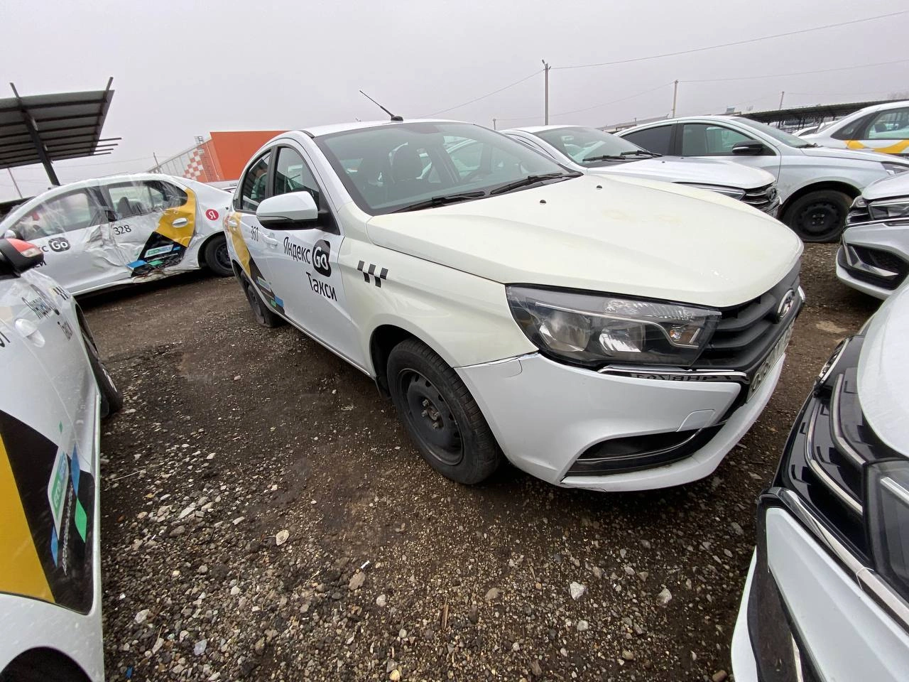 Lada Vesta - фото 1