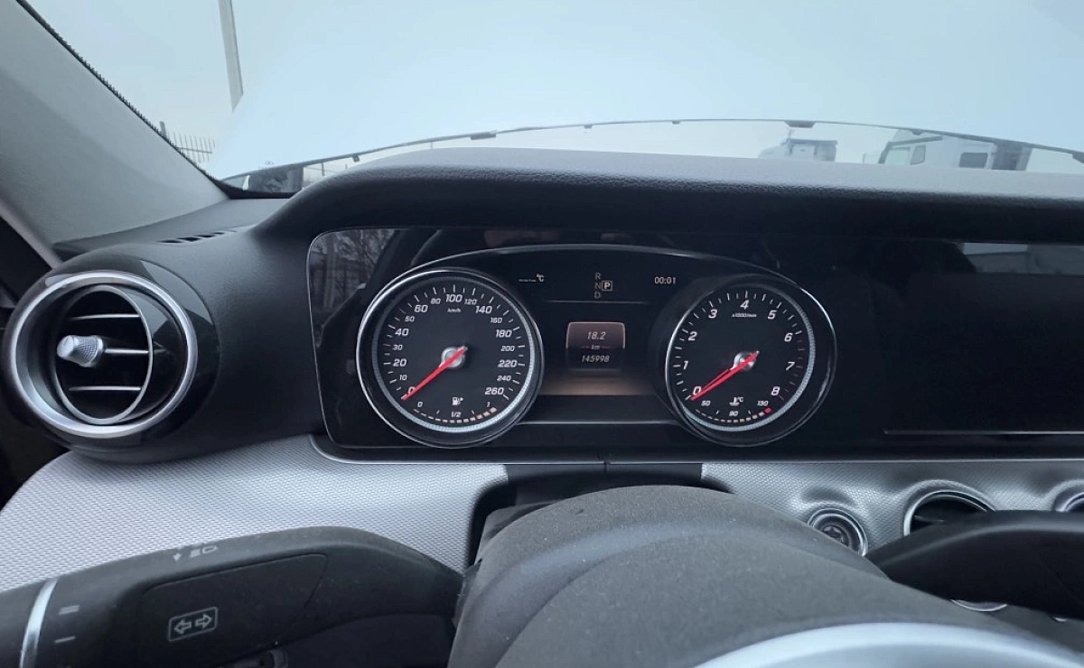 MERCEDES-BENZ E-Class