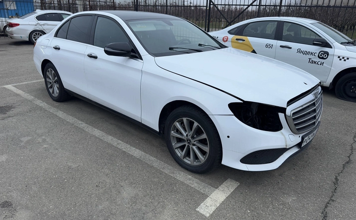 MERCEDES-BENZ E-Class