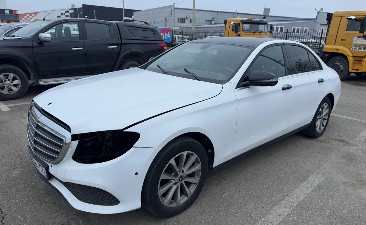 MERCEDES-BENZ E-Class