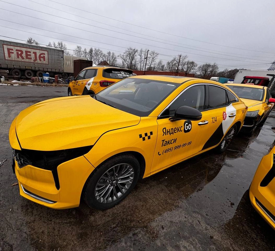 FAW Bestune B70 - фото 3