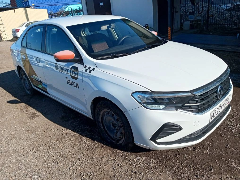 Volkswagen Polo - фото 1