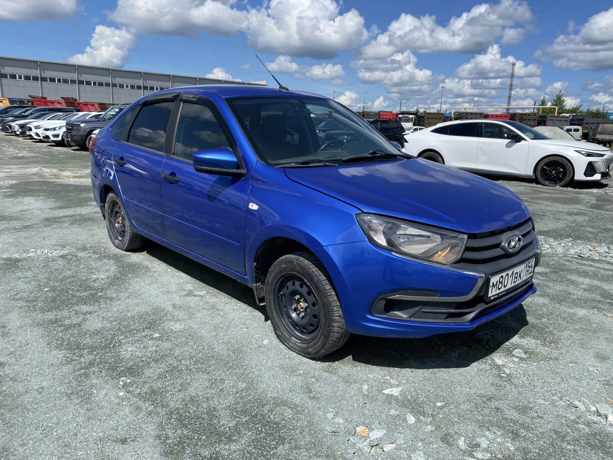 Lada Granta - фото 1