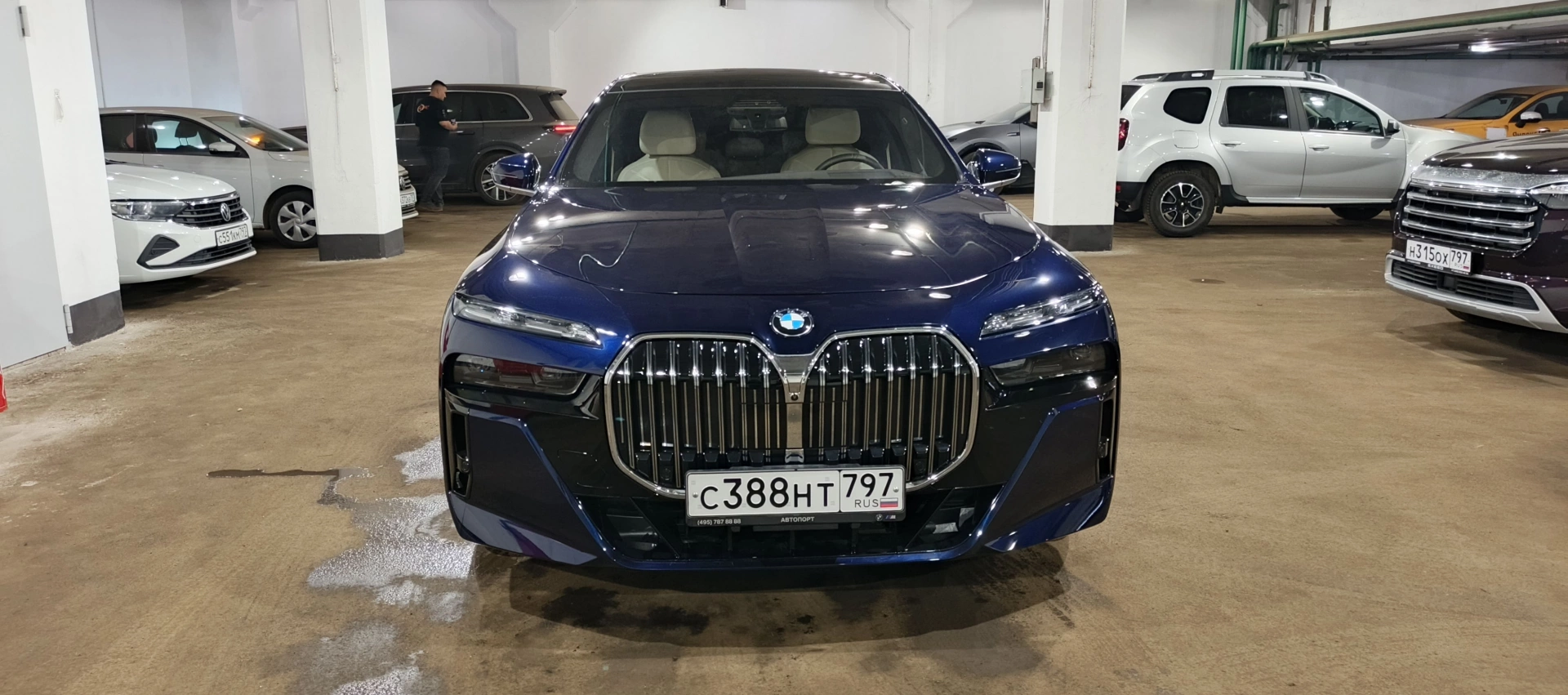 BMW 760i xDrive - фото 2