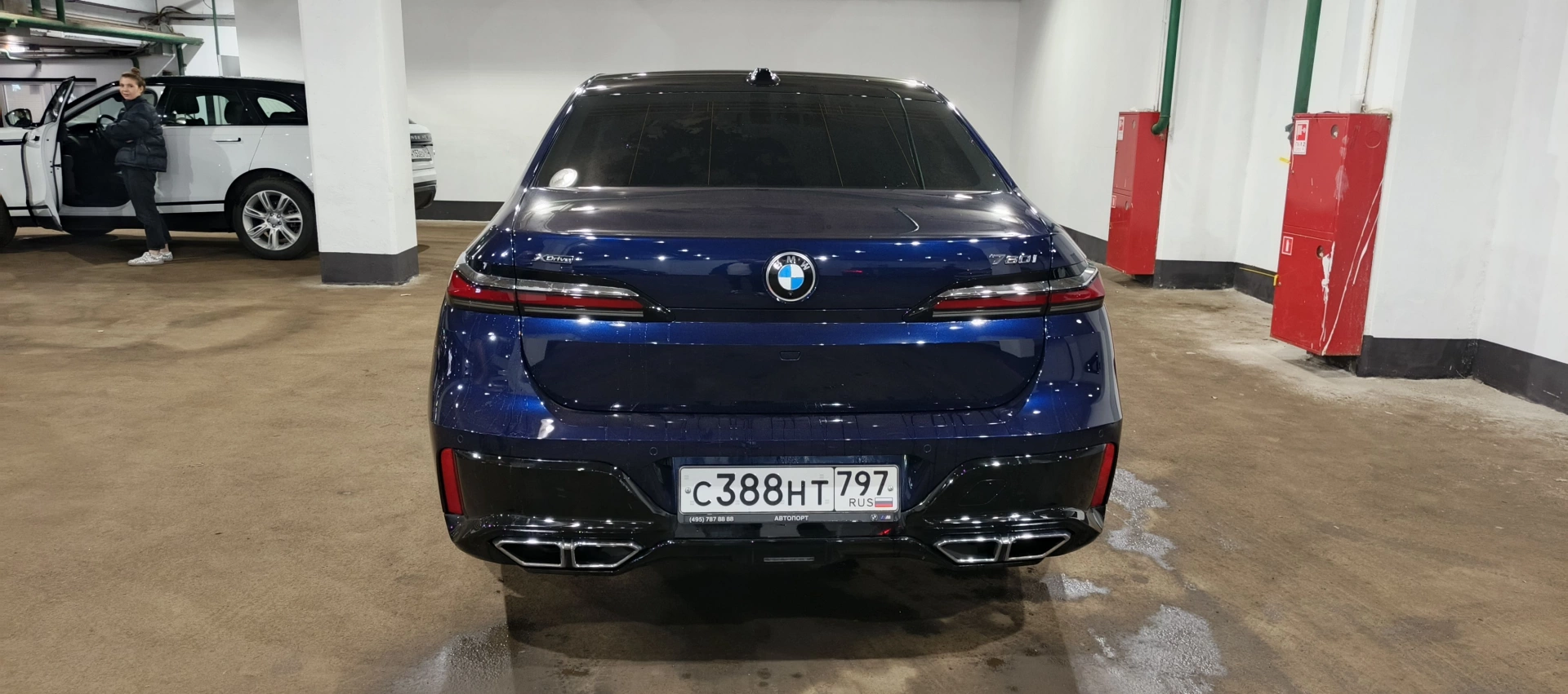 BMW 760i xDrive - фото 5