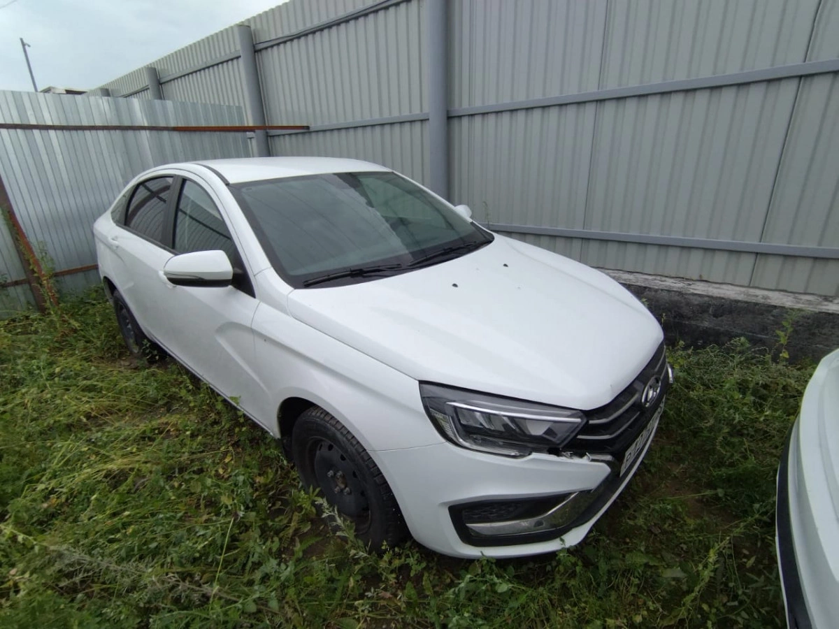 Lada Vesta - фото 1