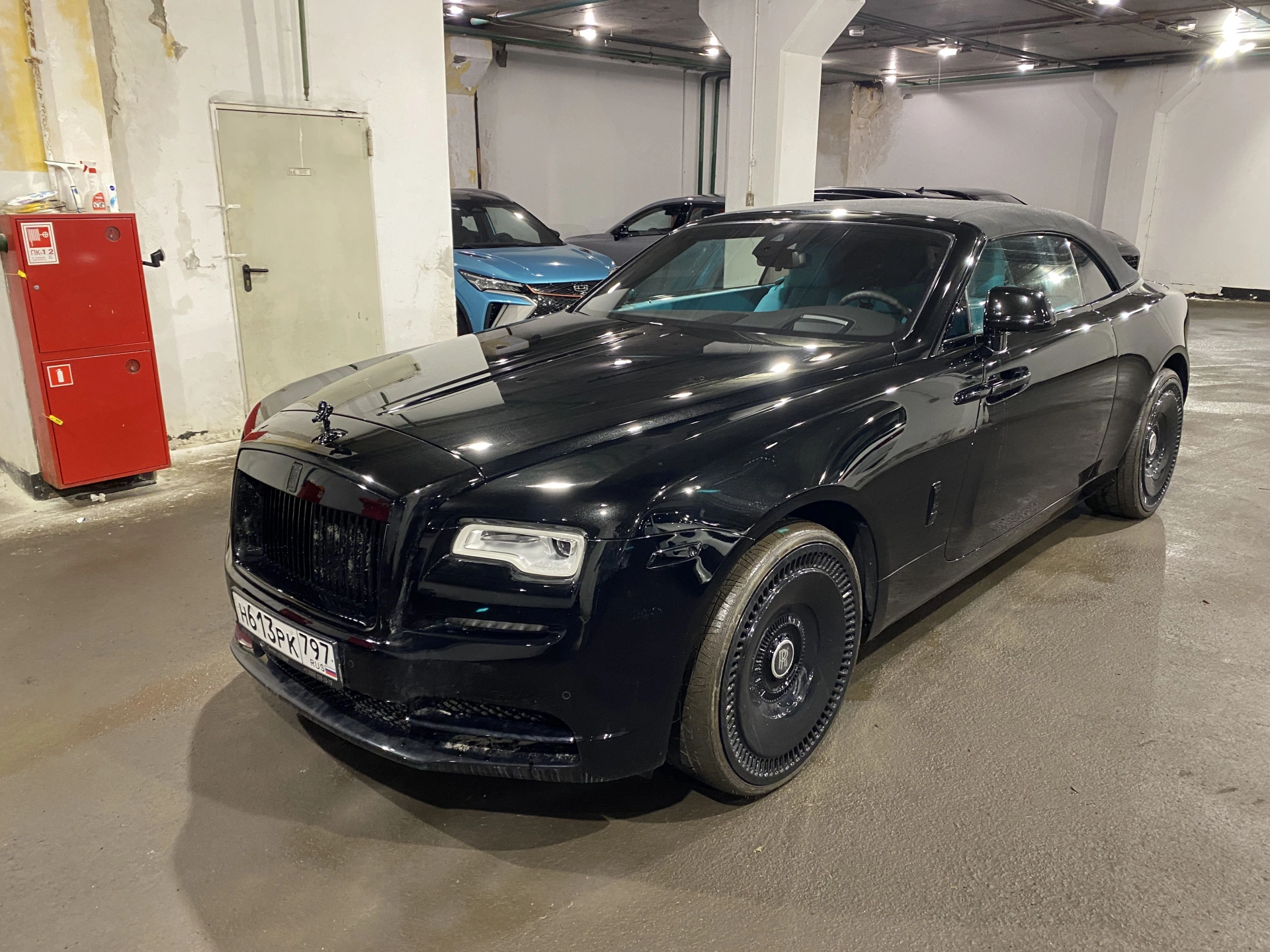 Rolls-Royce Dawn - фото 3
