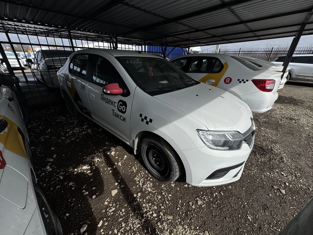 Renault LOGAN - фото 1