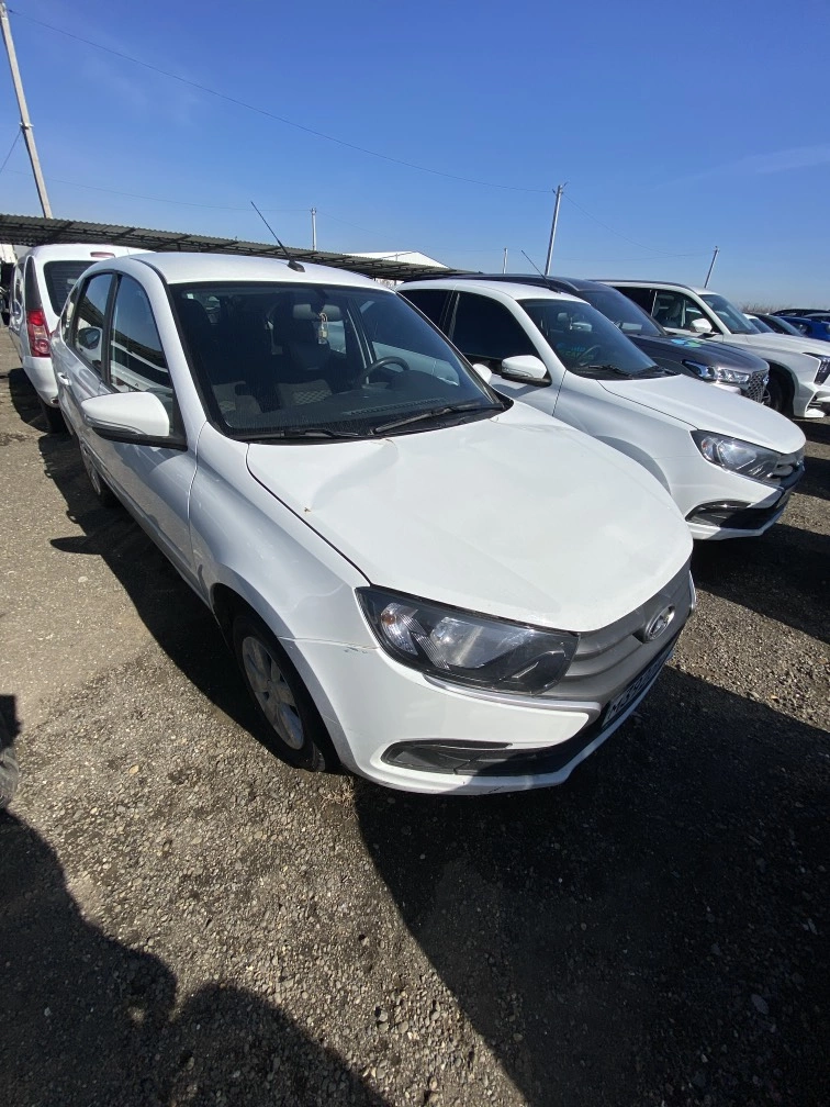 Lada Granta - фото 1