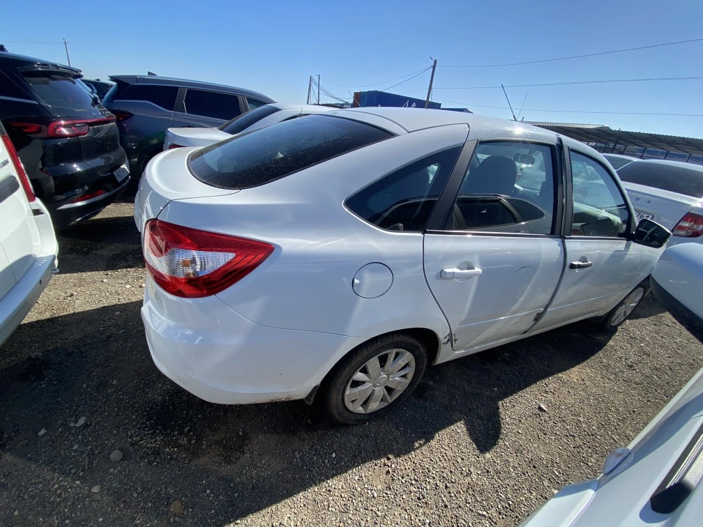 Lada Granta - фото 4