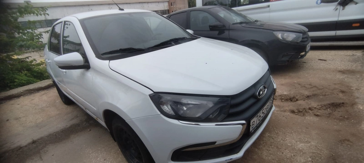 Lada Granta - фото 1