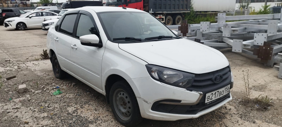 Lada Granta - фото 1