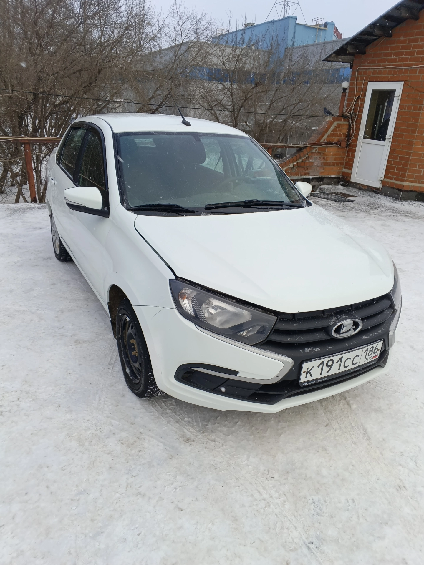 Lada Granta - фото 1