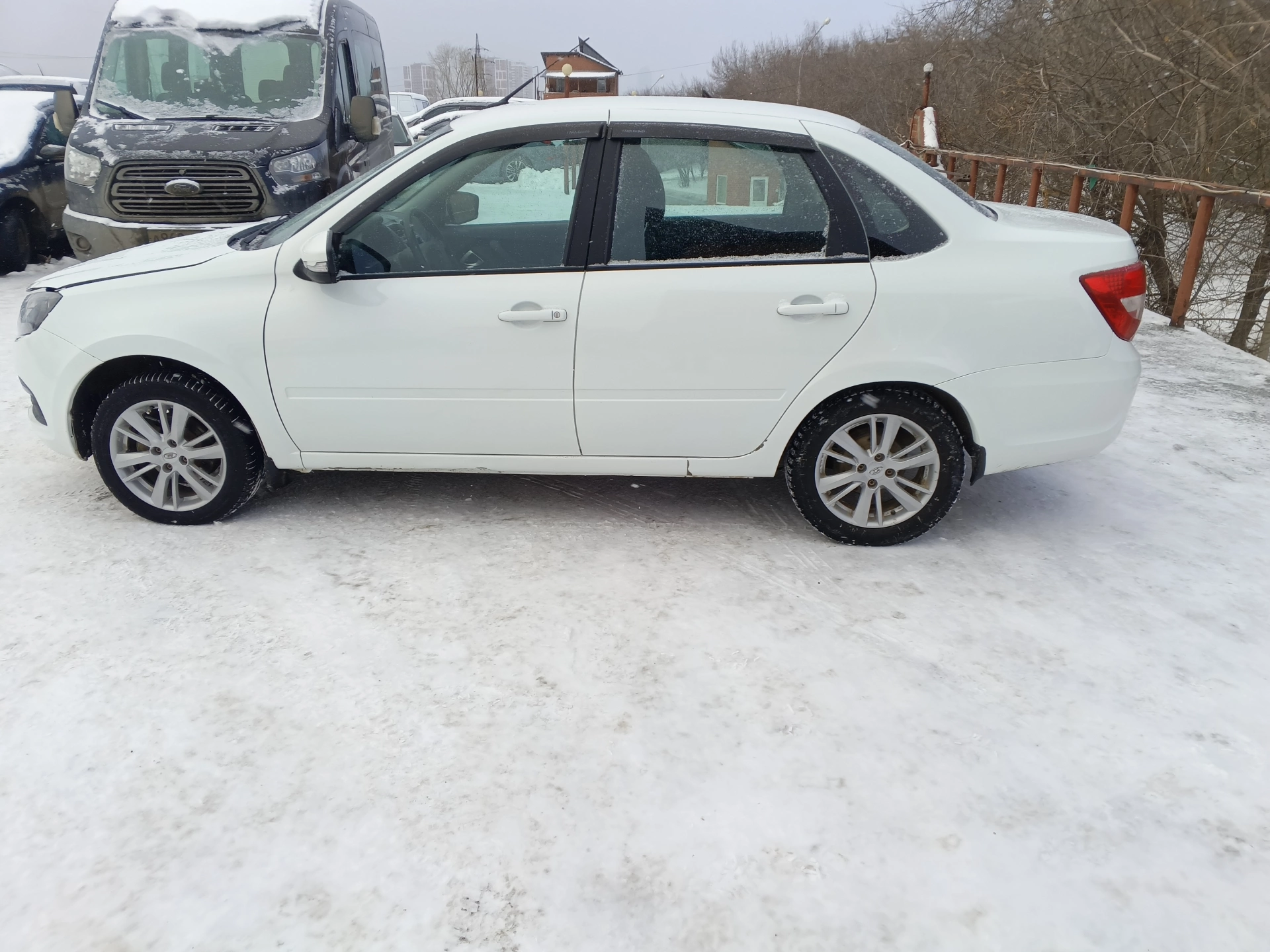Lada Granta - фото 4