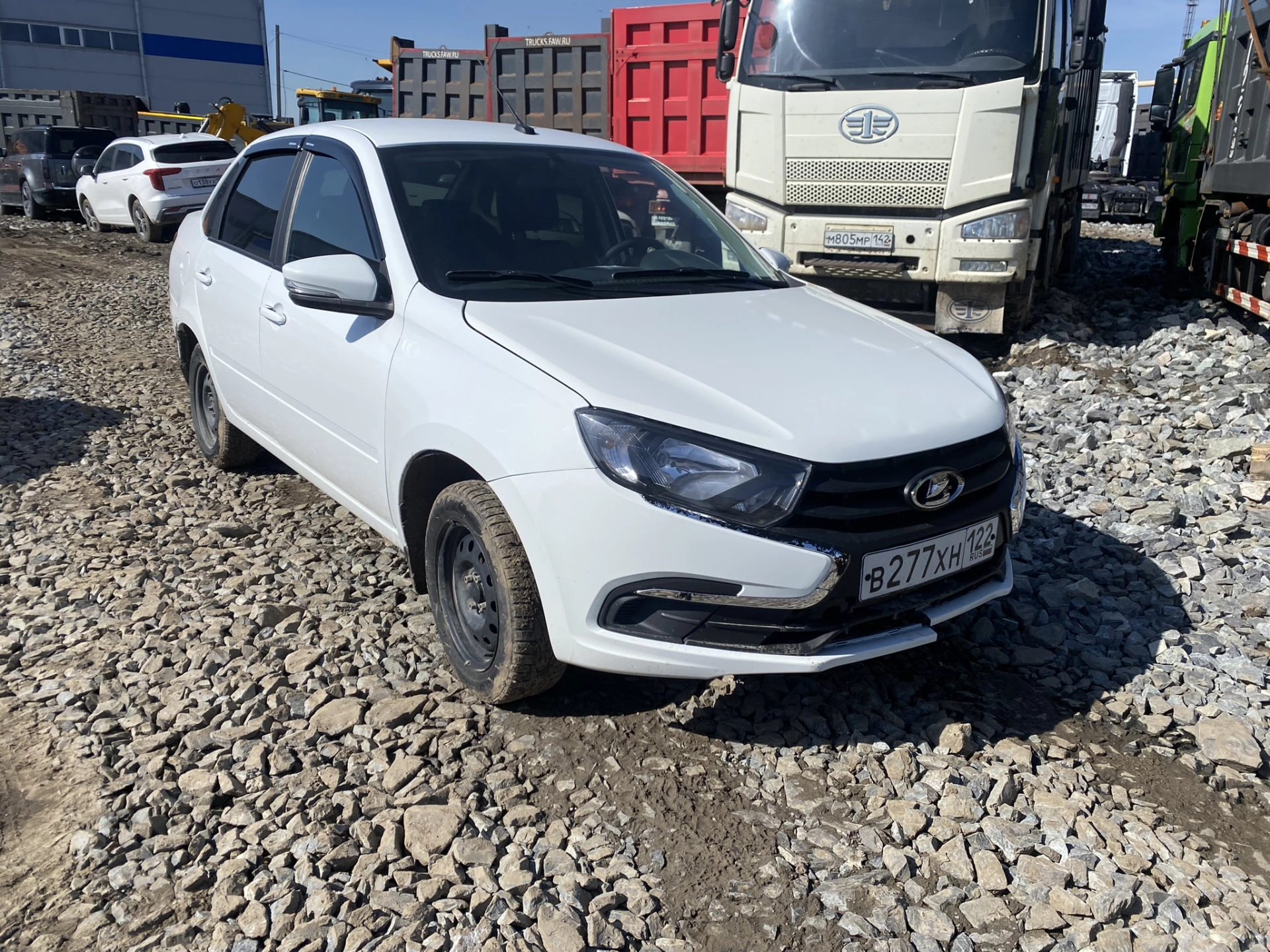 Lada Granta - фото 1
