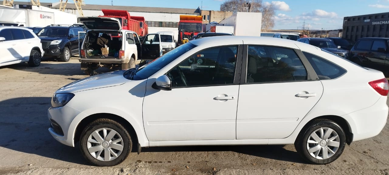 Lada Granta - фото 4