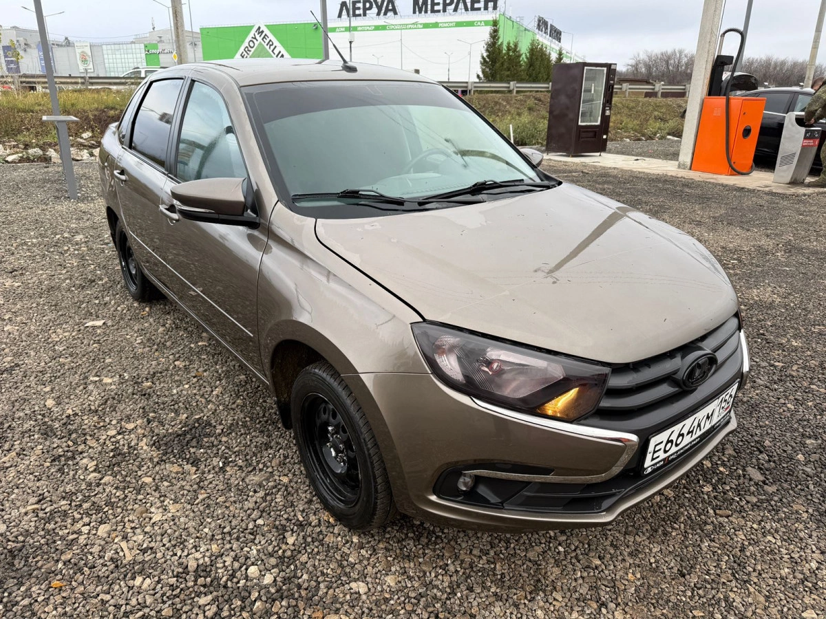 Lada Granta - фото 1